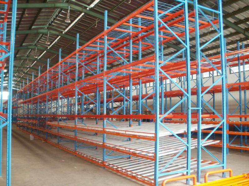 WAREHOUSE RACK & ROLLER LAYER